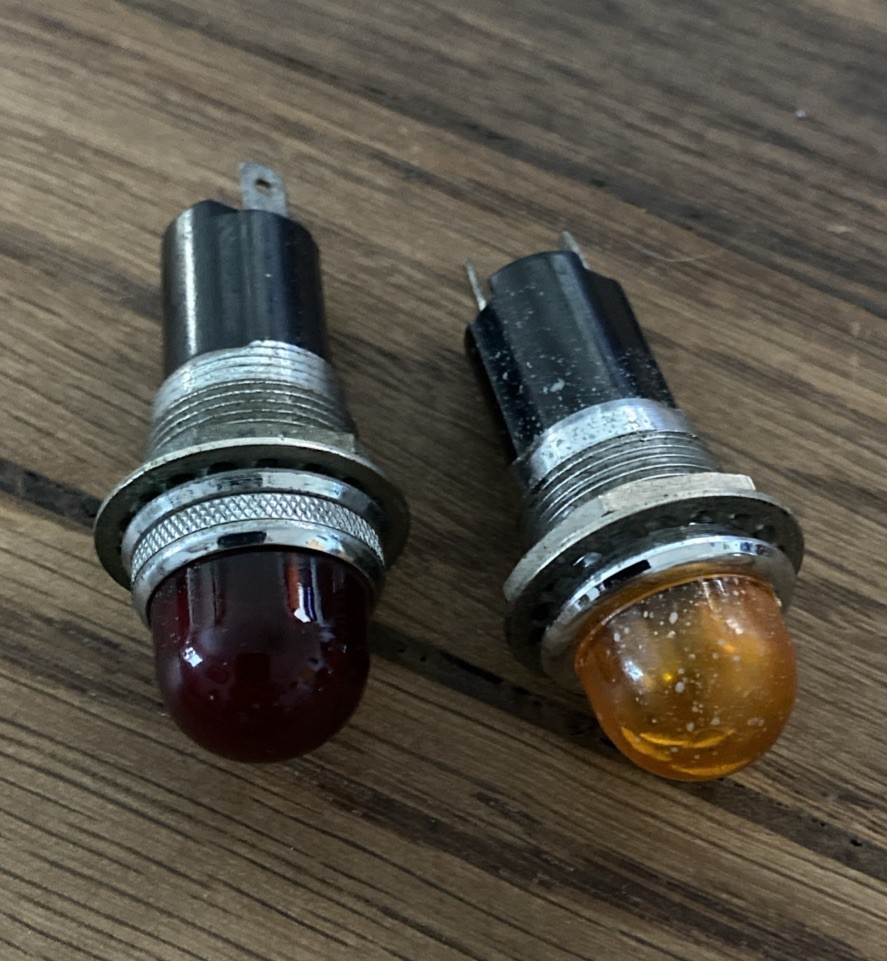 2 Dialco Panel Indicator Lights Red & Amber 75w 125v Plastic Lens