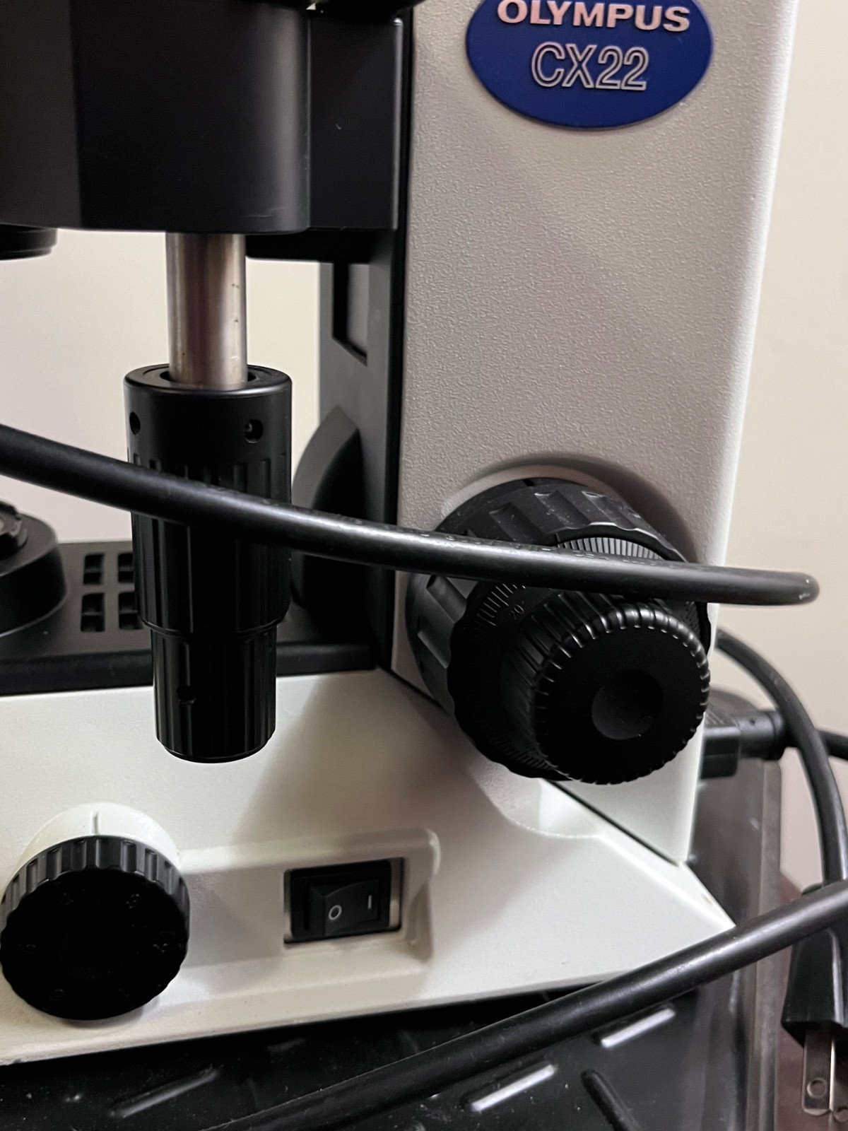Olympus CX22RFS1 Laboratory Microscope With 4x, 10x, 40x, 100x Objectives