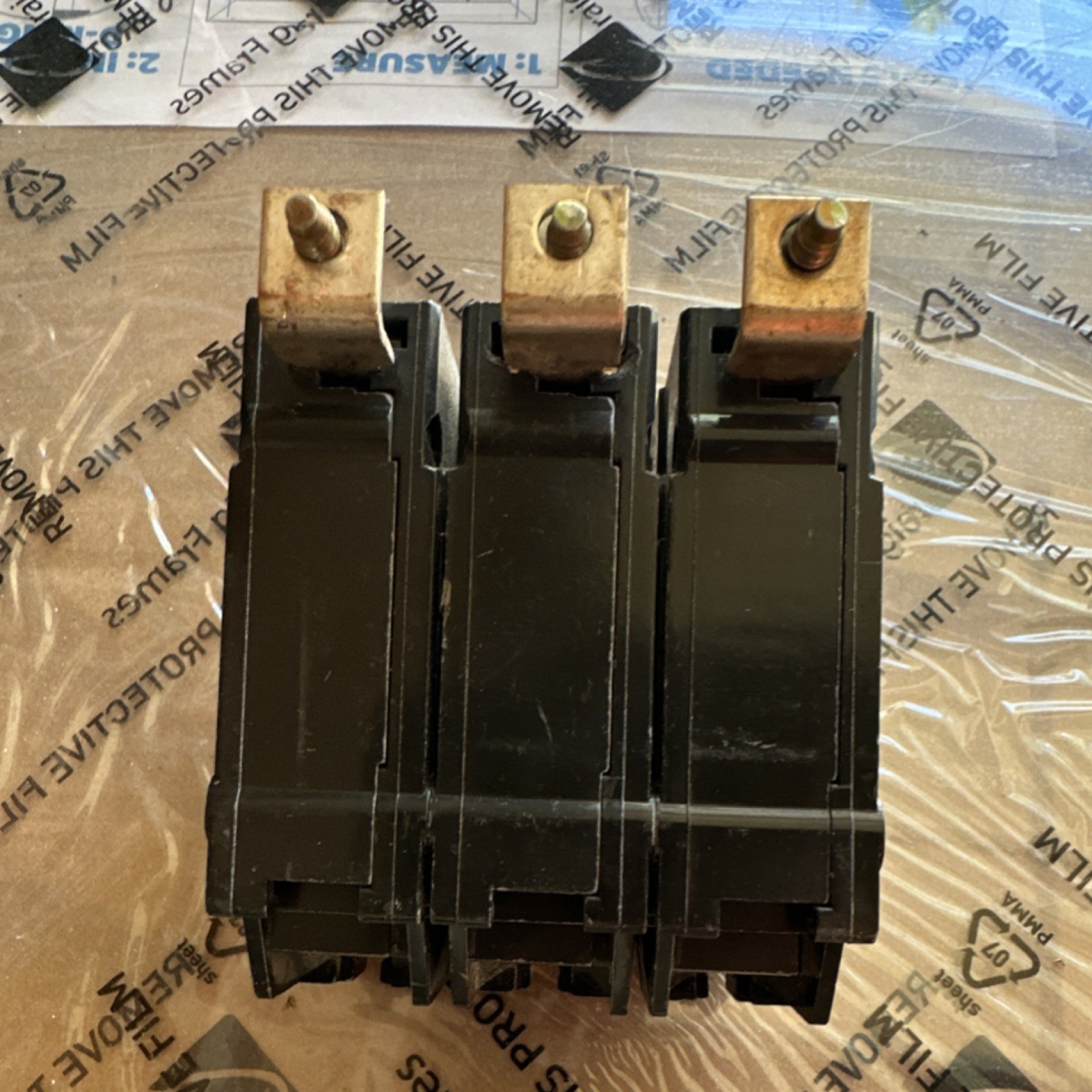 GE THQB32100 100A 3-Pole AC Circuit Breaker Internal Common Trip