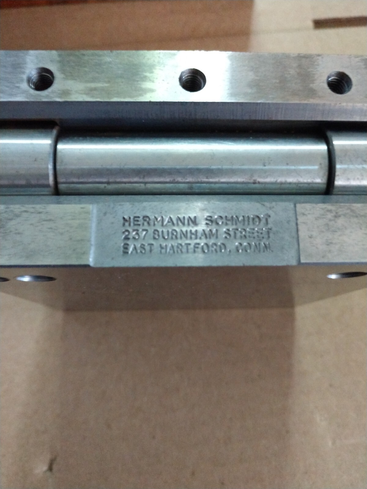 Hermann Schmidt 4″ x 4″ Sine Plate with wooden case & acc