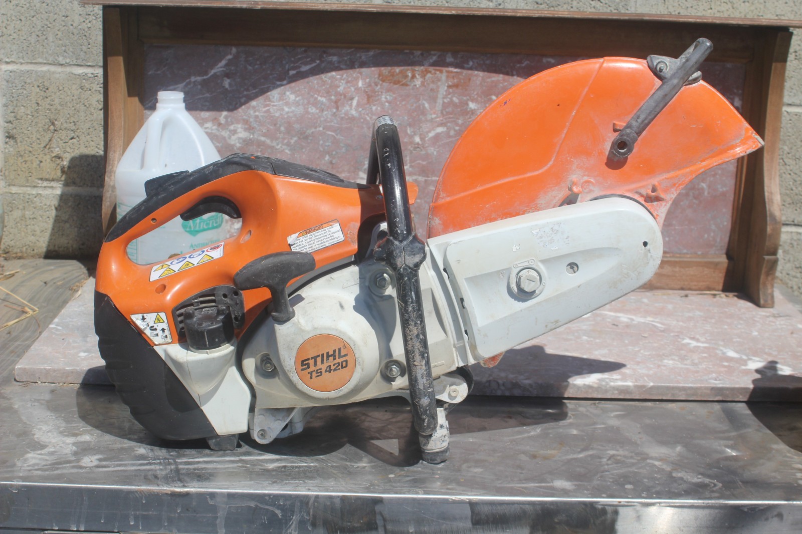 Stihl TS420 14″ Gas Handheld Cut-Off Saw