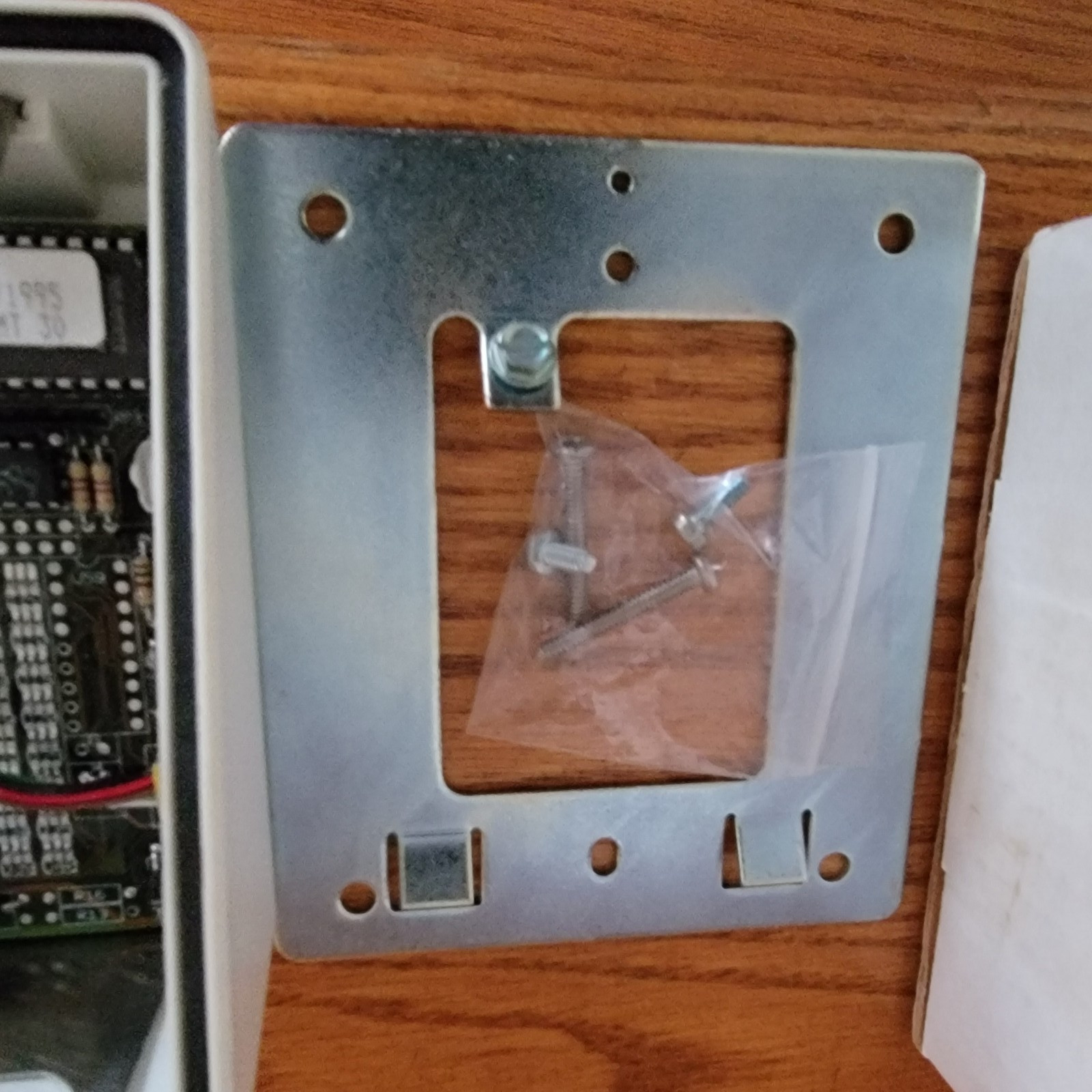 SecuraKey SK-028W TOUCH CARD READER (WIEGAND DATA OUTPUT) VER 3.05 FMT 30