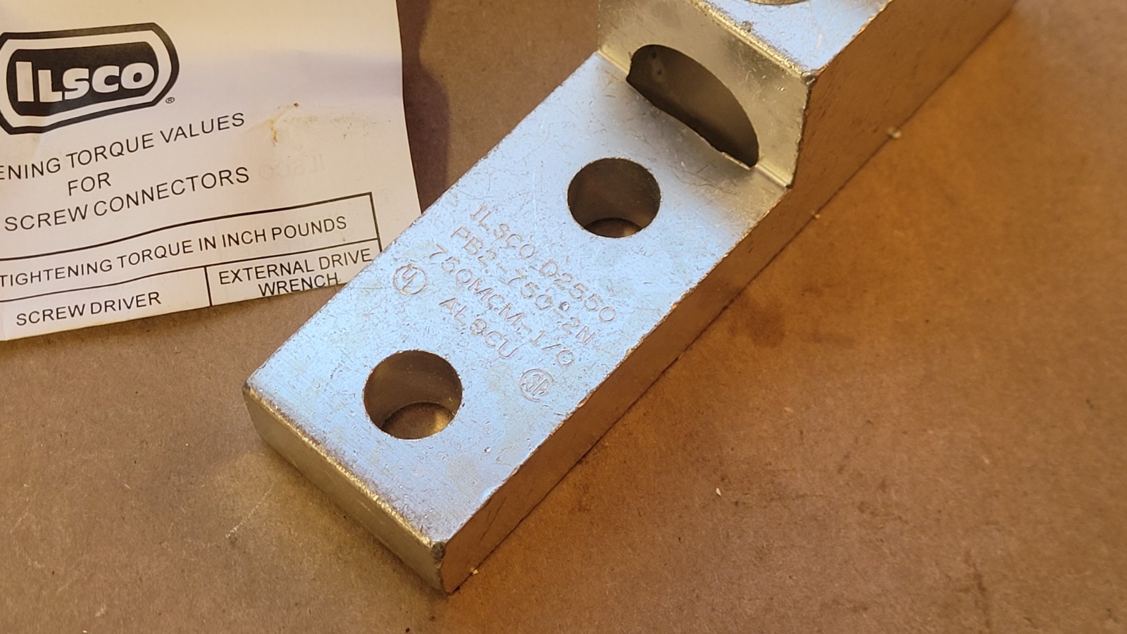 Ilsco PB2-750-2N Panelboard Lug 750kcmil