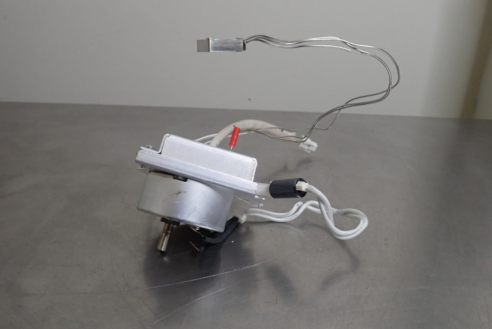 Agilent Technologies G3450-67321 8890 TCD Cell Assembly