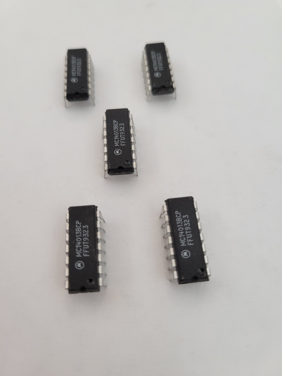 5Pc Motorola MC14013BCP Integrated Circuit Chip Dual Type D Flip-Flop