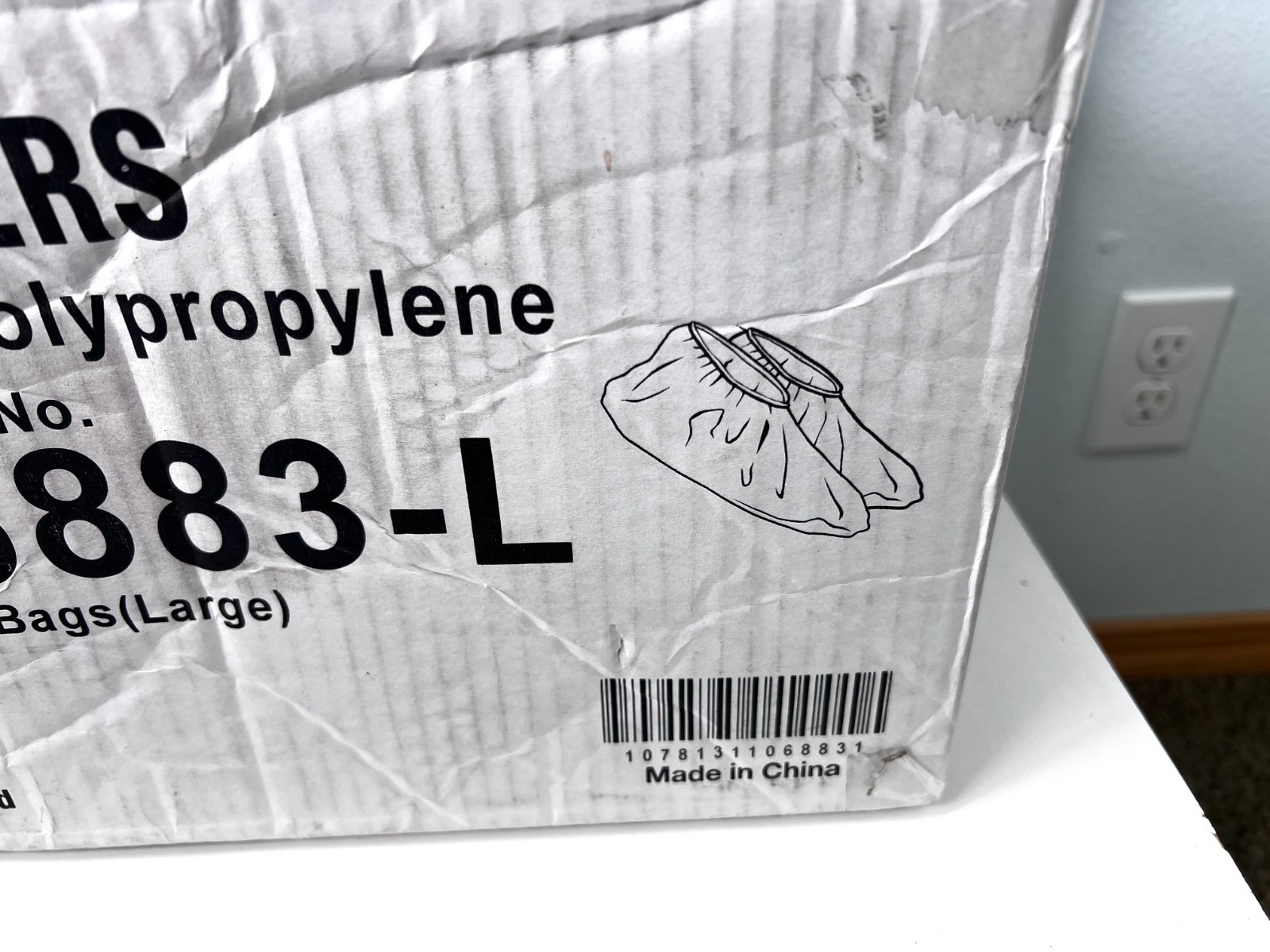 SAS- (6883-L) Shoe Covers- Large-White Non-Woven Polypropylene-300 Count