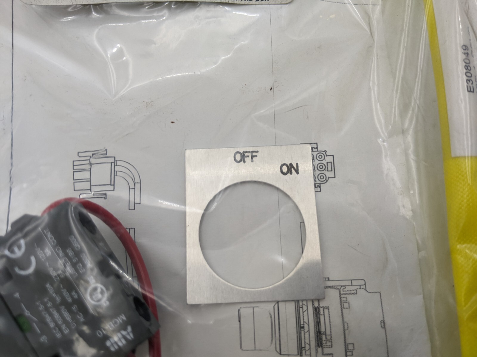 ABB SS2P-1 Pilot Device Kit OFF ON Selector Switch Control Panel Equipment SS2P1