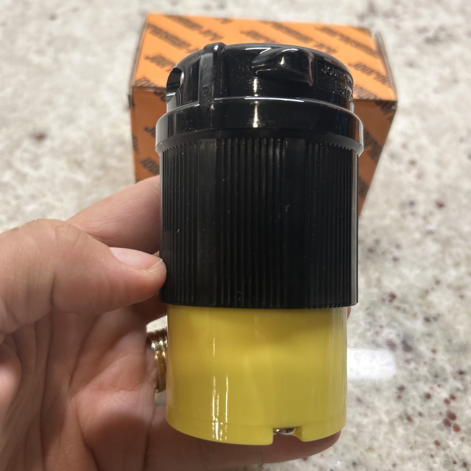 New Journeyman-Pro HJP-2713 30A Locking 3P 125/250V NEMA L14-30 Plug Blk/Yellow