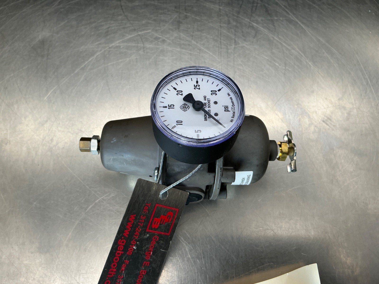 ITT FR95XSKEX1C Industrial Air Regulator 0-25psi, 250psi max inlet
