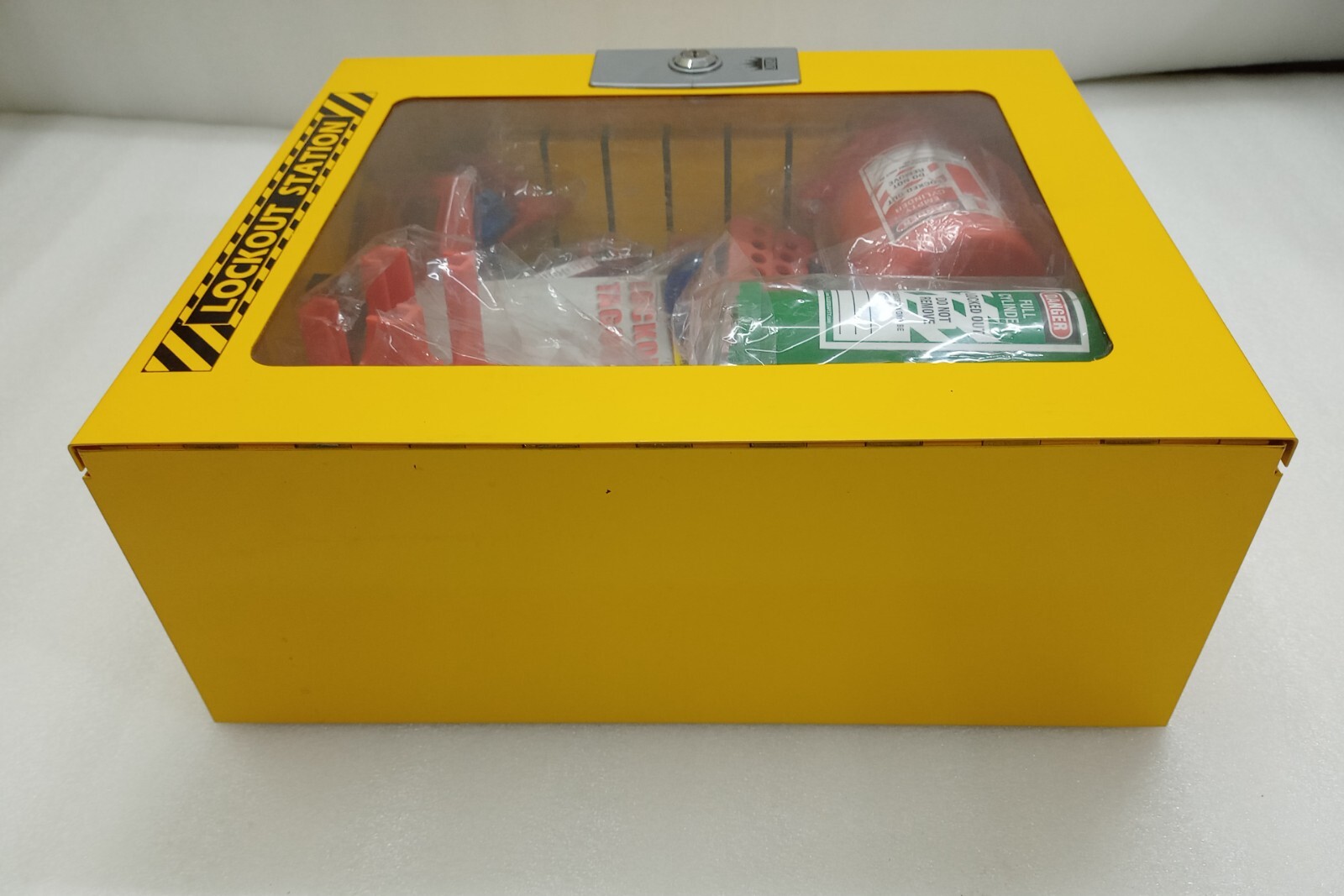 TAJLOTO SAFETY LOCKOUT / TAGOUT STATION (ACCESSORIES AS SHOWN IN PICS)