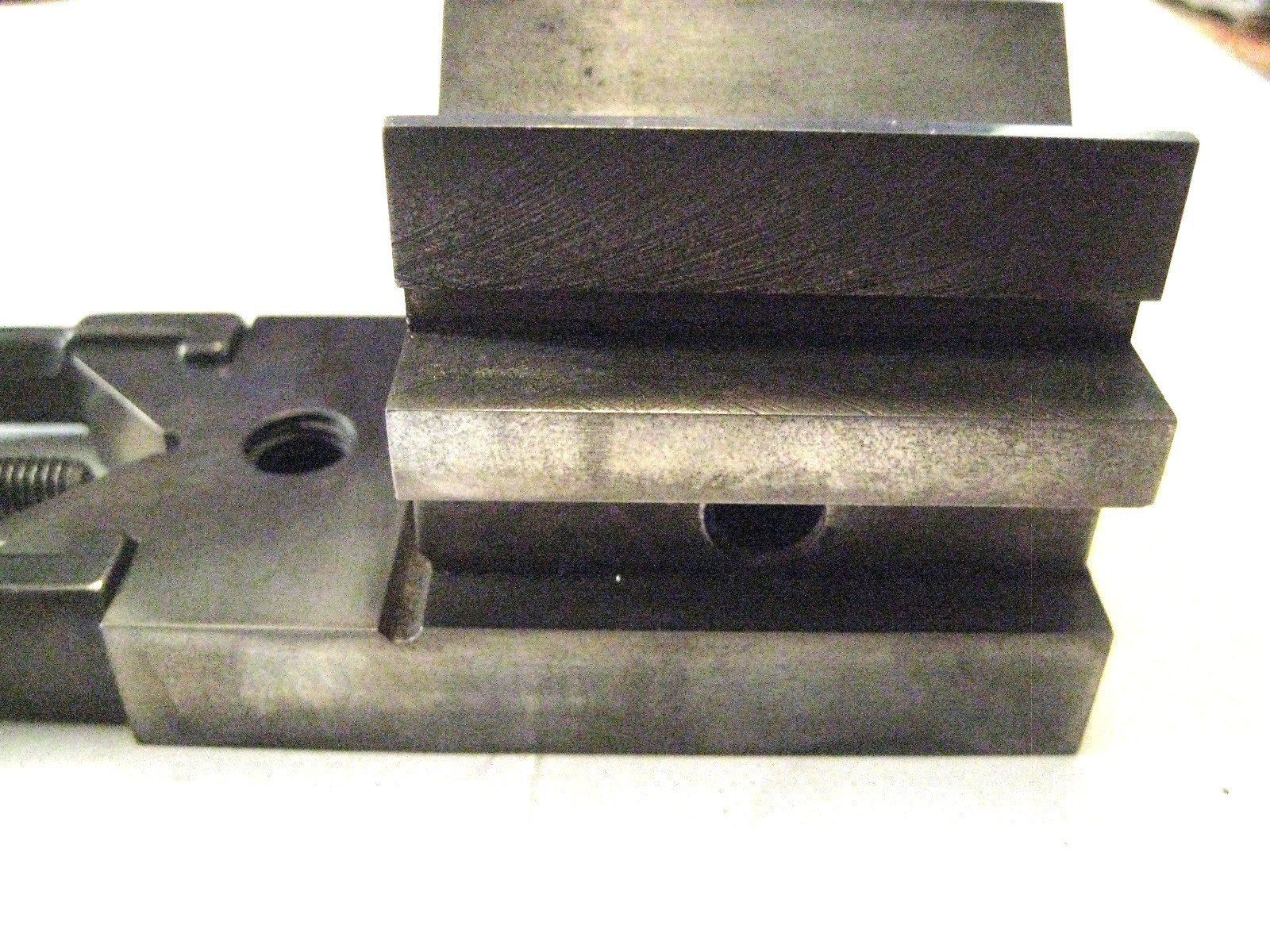 VINTAGE L.S. STARRETT CO. NO. 567 V-BLOCK & CLAMP #52588 GOOD USED CONDITION