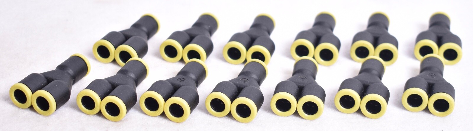 13 Count Legris TD22 Pneumatic Y Tube-to-Tube Push In Adapters 8-5/16
