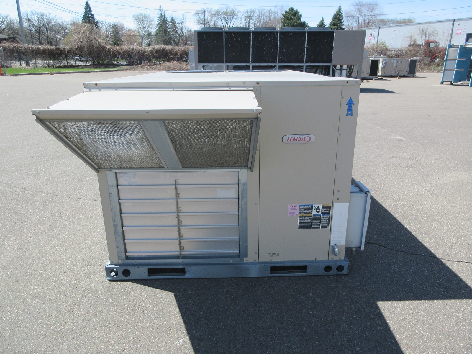 Lennox Rooftop Unit KGA092S4BM1Y 7.5-Ton 208/230V 60Hz 3Ph Medium Gas Heat Used