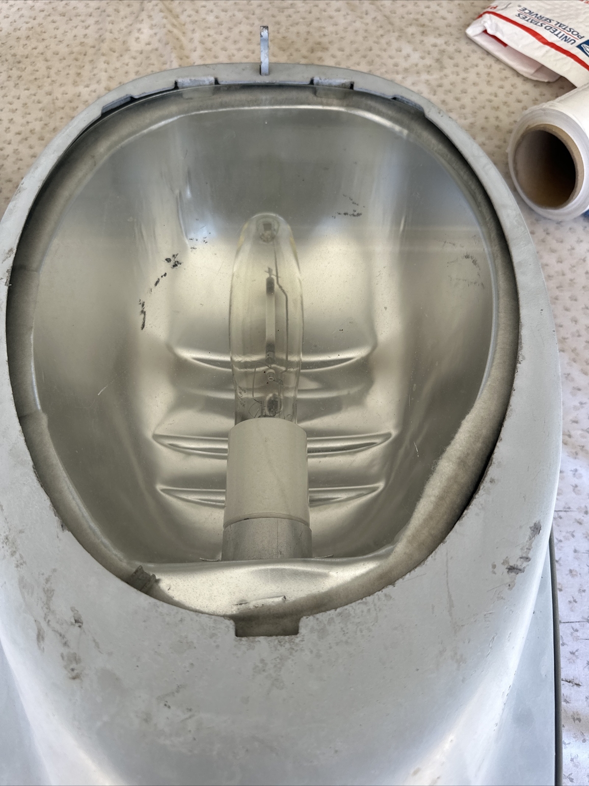 ITT Model 25-200w/250w High Pressure Sodium HPS Light Fixture. No Bulb Or Photo