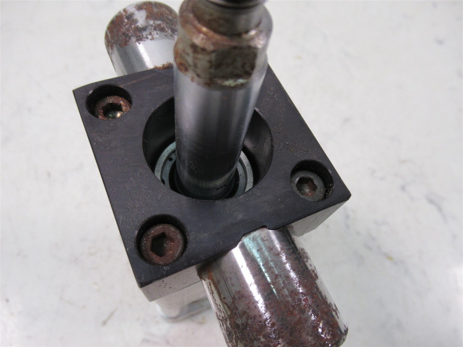 Rexroth TaskMaster Cylinder R432022009 Pneumatic Stroke Aluminum Cylinder 200psi