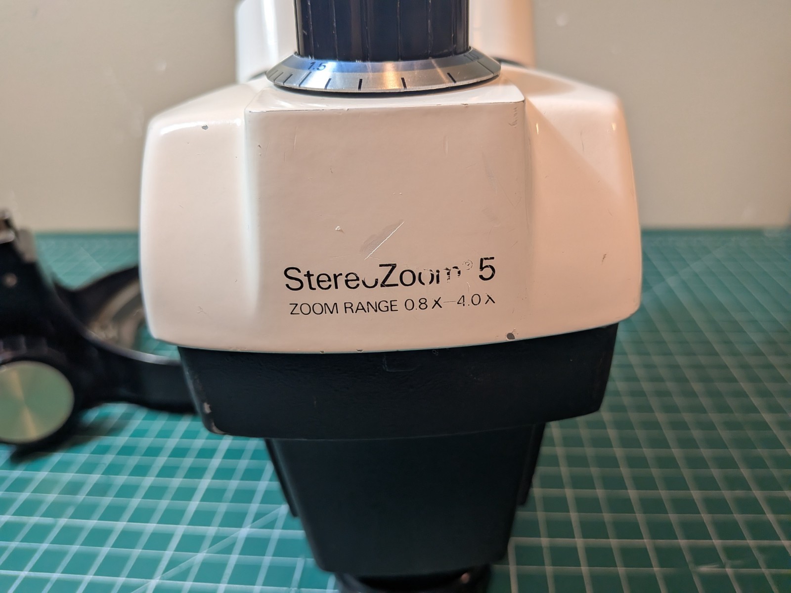 Bausch & Lomb StereoZoom 5 Microscope 0.8x-4.0x w/ 10X WF Eyepieces &Focus Mount