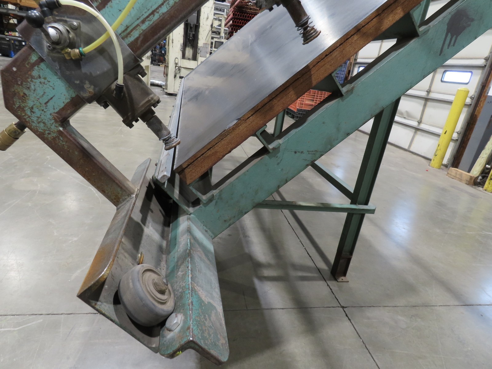 RM Evans Ezy Frame 4’x 12′ Face Frame Assembly Pneumatic Clamp Table 45°