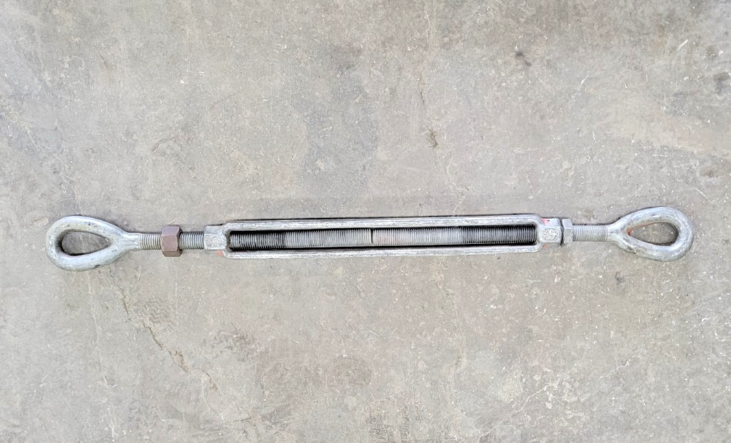 TURNBUCKLE EYE TO EYE THREAD LENGTH 14″ THREAD SIZE 1″-8 38″ X 56″ STEEL 1″ DIA