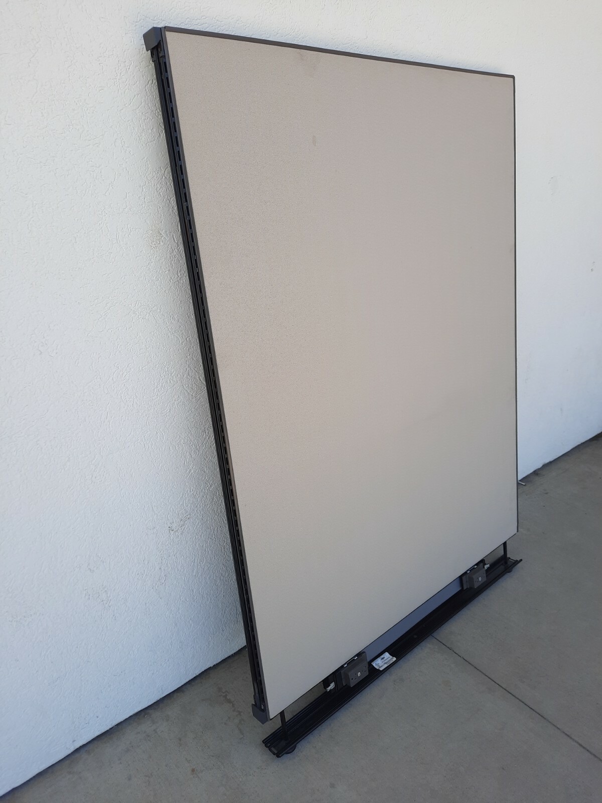 UNKNOWN BRAND CUBICLE PARTITION WALL PANEL A 66″ X 48″ X 2″