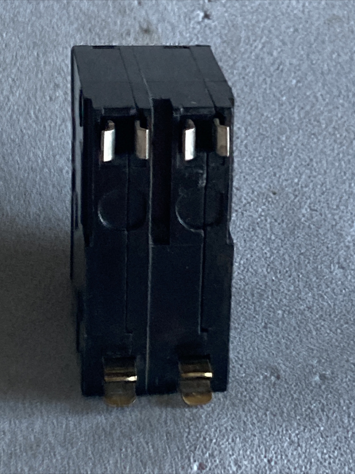 Square D QO220 2P 20A 240V Circuit Breaker Black Face Trip Window 4 Prong mount