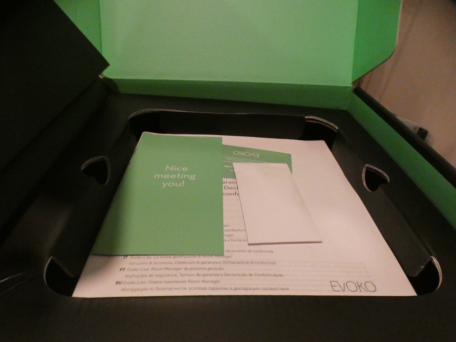 EVOKO Erm2001 Liso Room Manager 8″ Touch Monitor Space Booking Door Sign