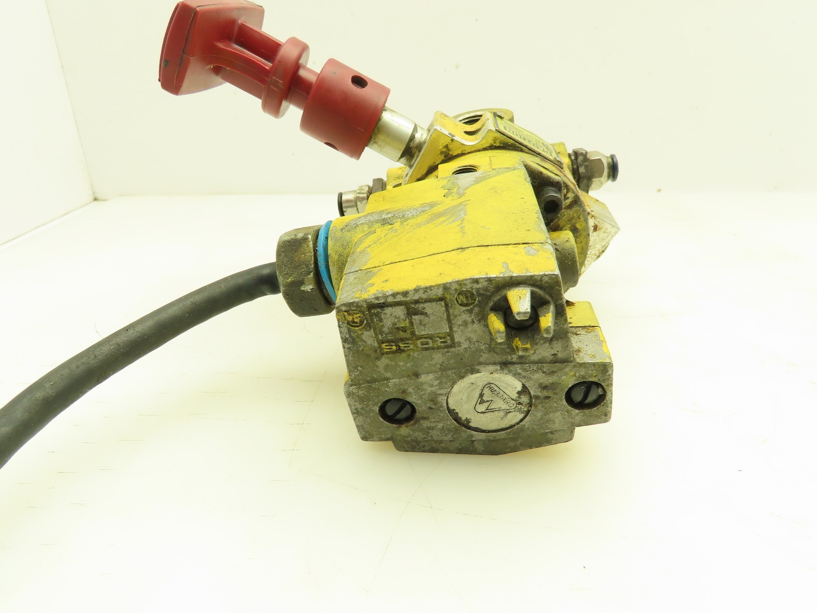 Ross Y2773A4082 Pneumatic Solenoid LOX Lock-Out Control Valve 3/2-Pos 120V 1/2″