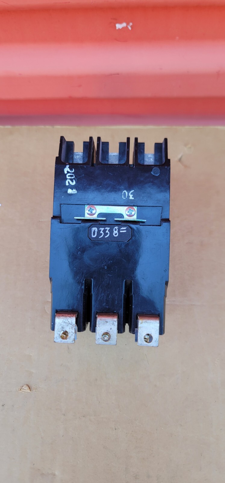 General Electric TEY330 3 Pole 30Amp 480/277 Volt Bolt On Circuit Breaker NEW