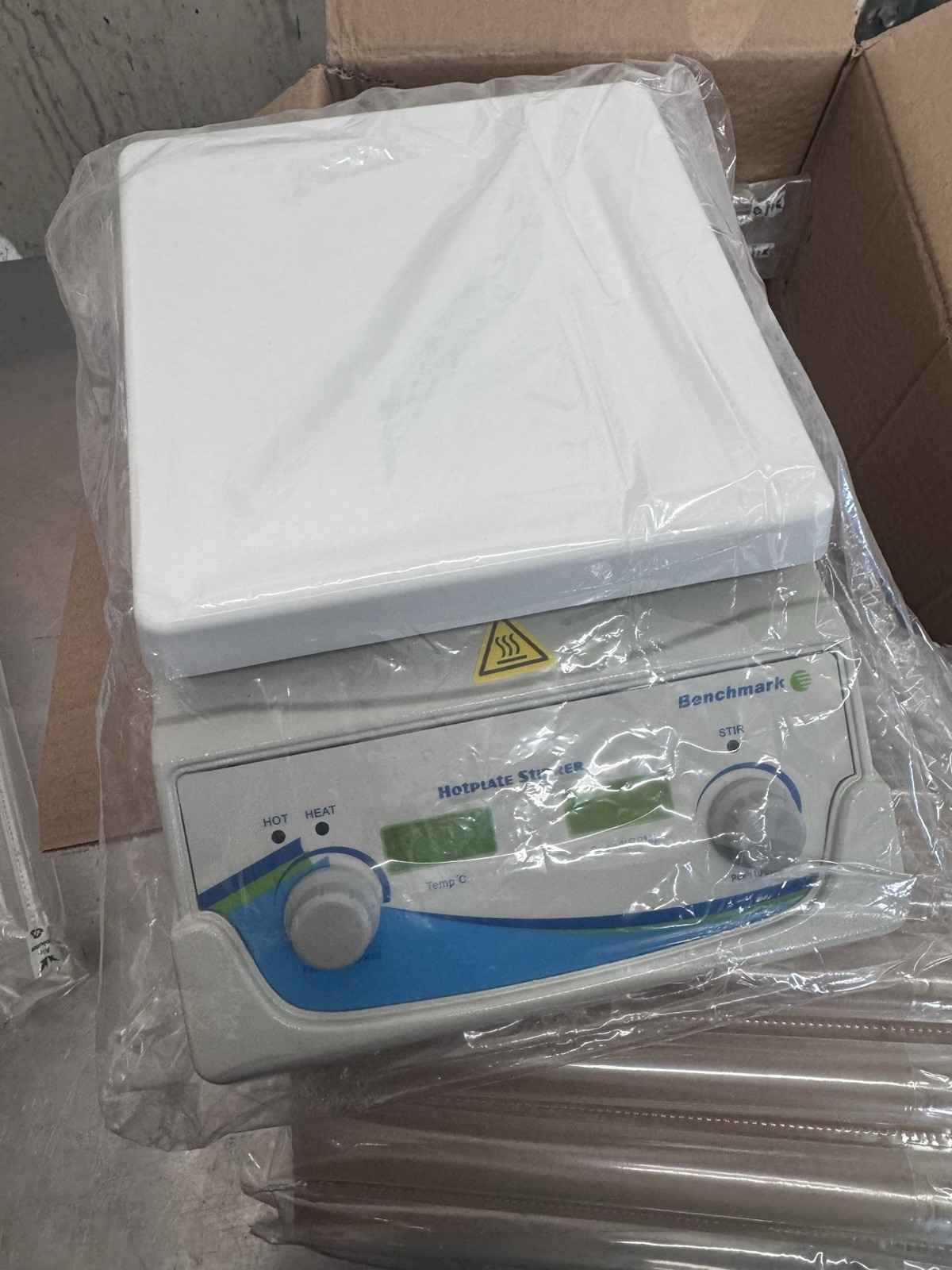 Benchmark Scientific H3770-HS Digital Hotplate Magnetic Stirrer, 7 in. x 7 in.