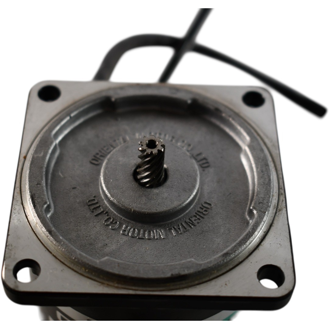 NEW Oriental Motor 3RK15GN-CWM 15W 200V-230V AC Magnetic Brake Motor 1450RPM