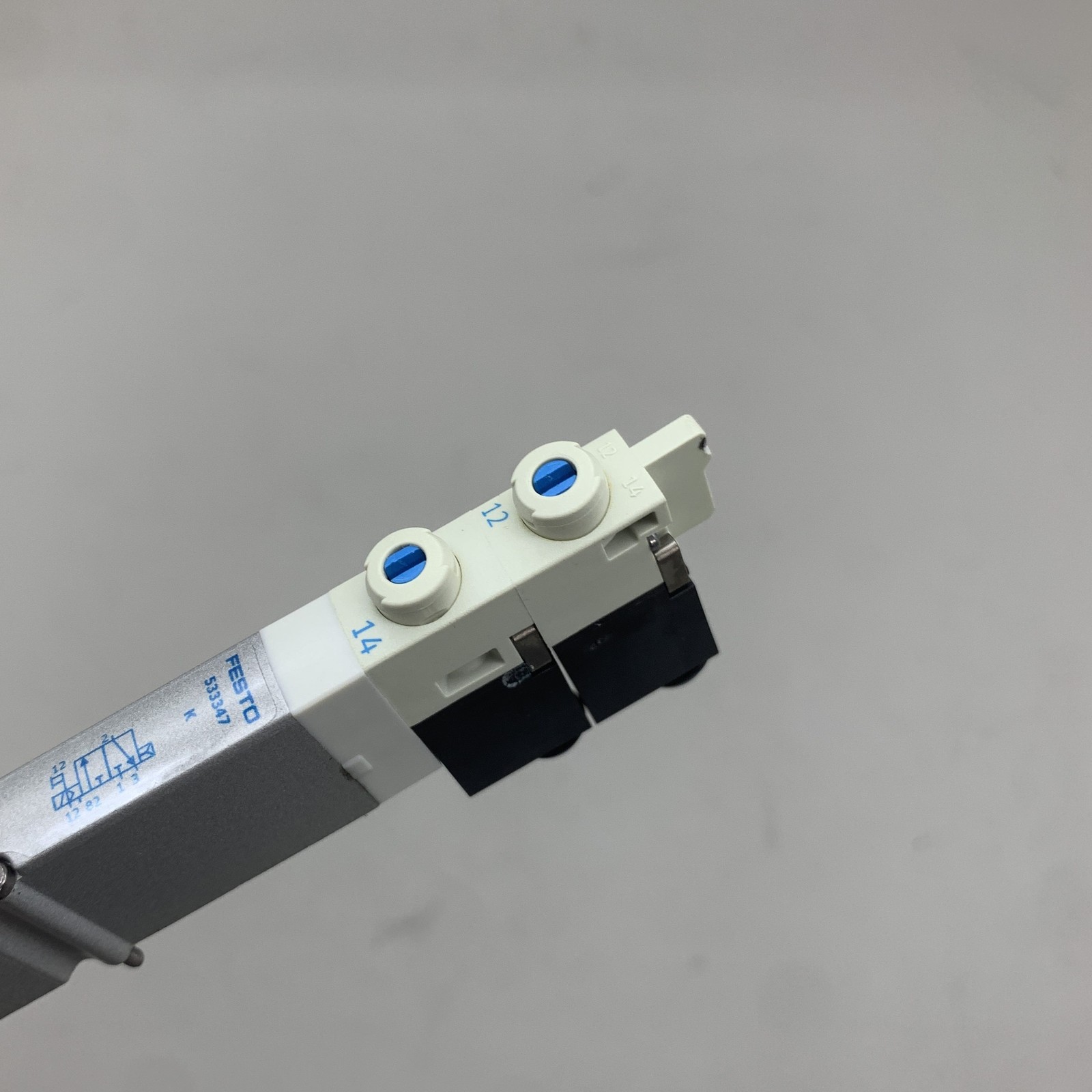 NEW FESTO VMPA1-M1H-K-PI 533347 Solenoid Valve US