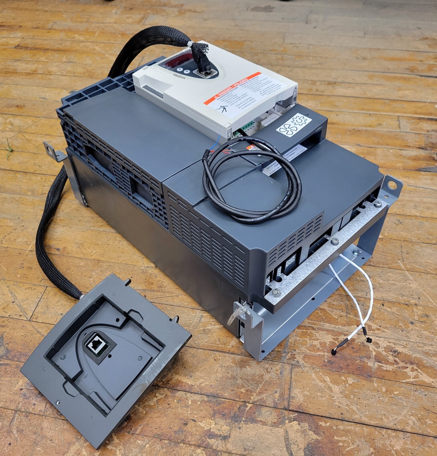 Telemecanique Altivar 61 ATV61HD15N4 AC Inverter Drive 5000A 480V 15kW 20HP 3PH