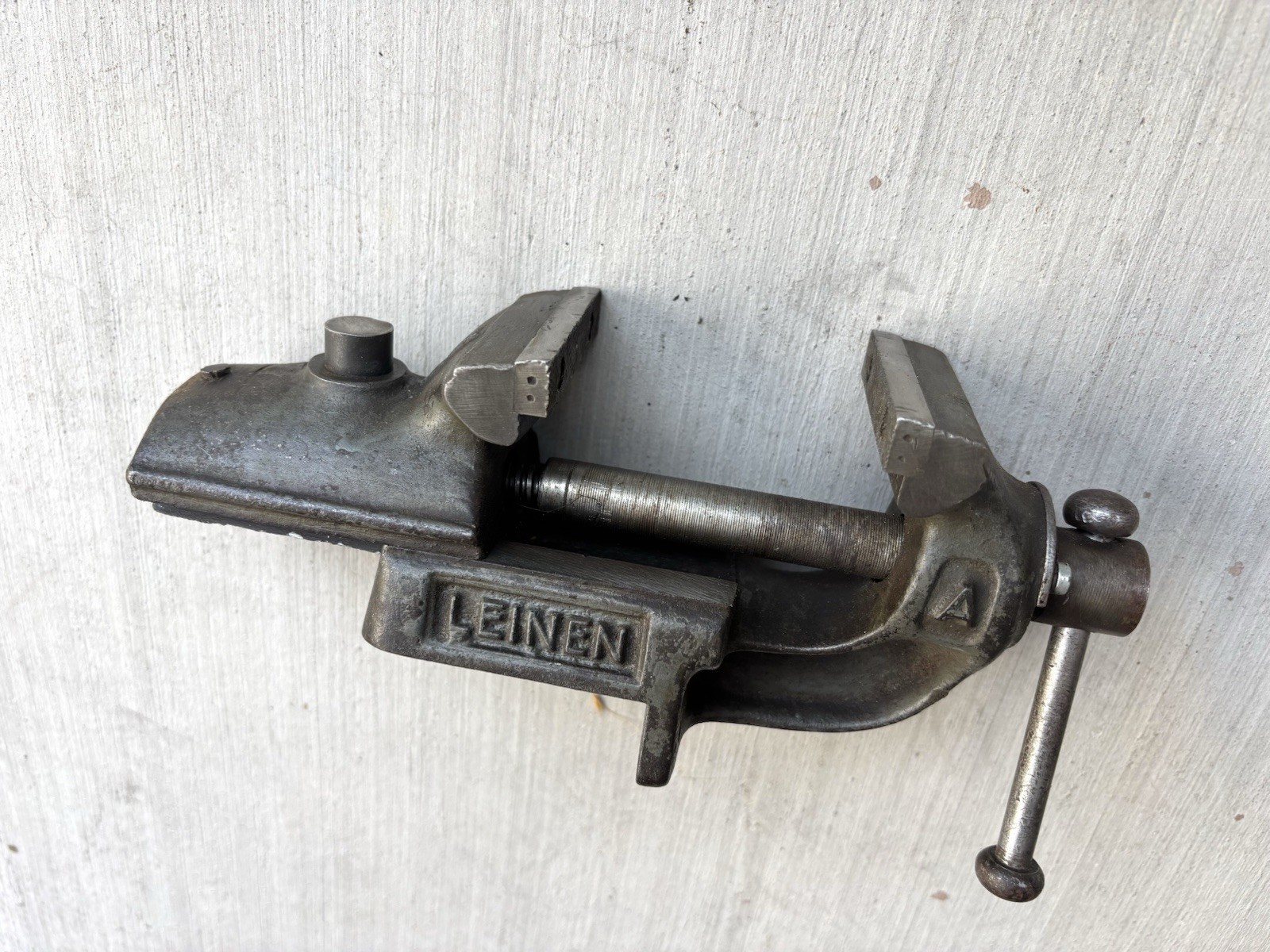 VTG watchmaker LEINEN A 60 vise With Anvil – Germany