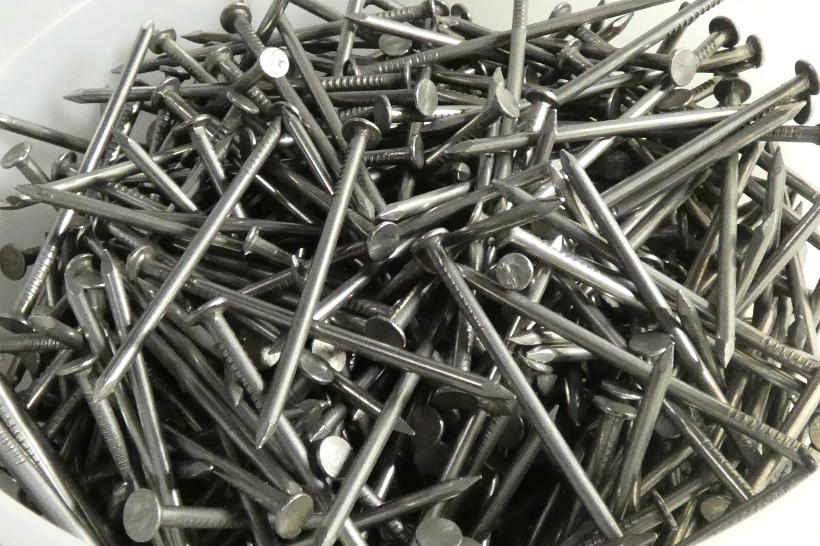 5 Lb Box Grip Rite 8D 2-1/2 Inch Common Nails Smooth Approximate 449 Pcs