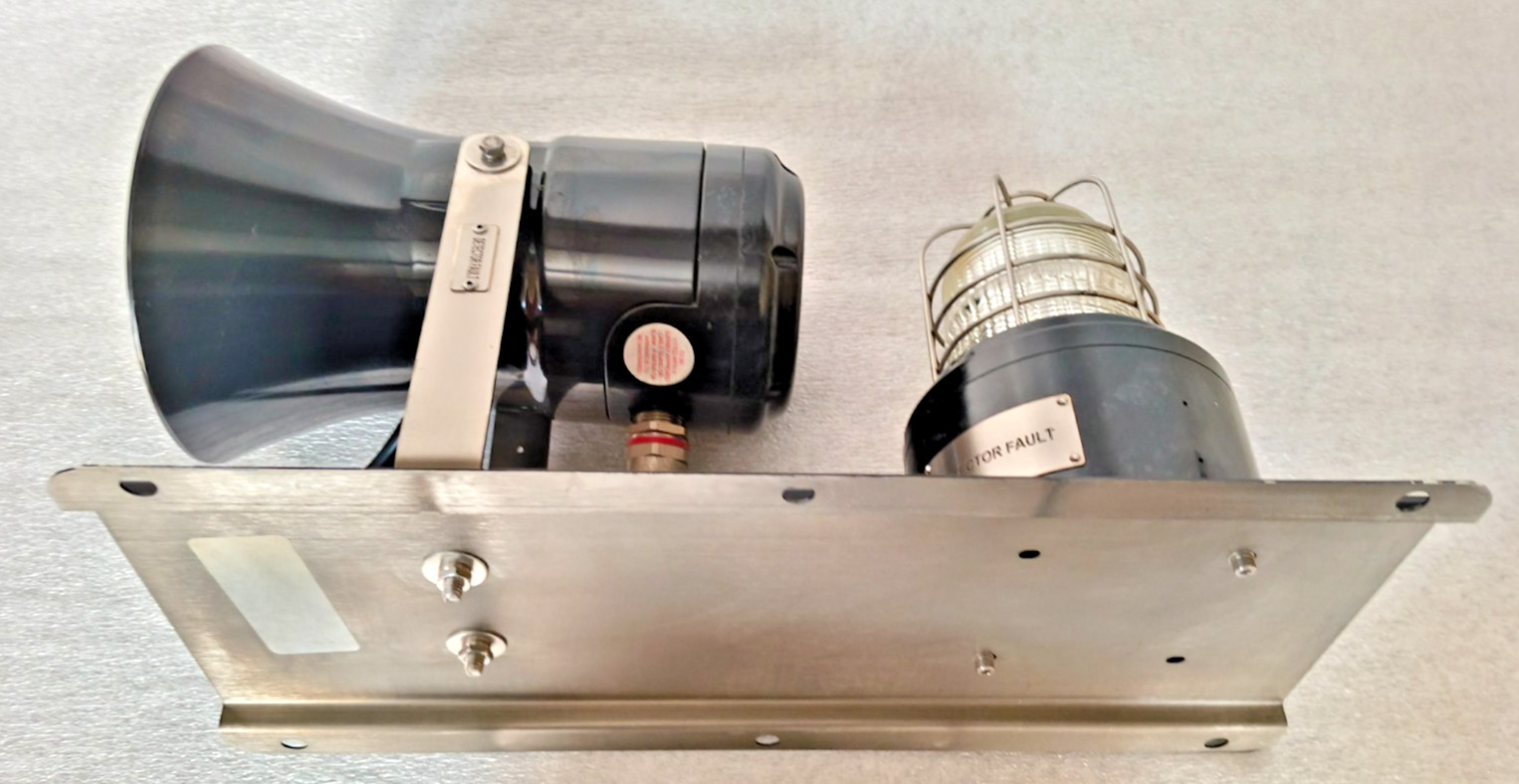 Set of EATON MEDC Audible Signal DB3B-G & Visual Signal XB15 *NEW*