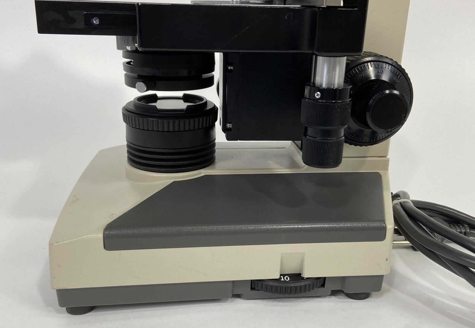 Olympus CHT CH-2 Binocular Laboratory Microscope 4X 10X 40X 100X 9