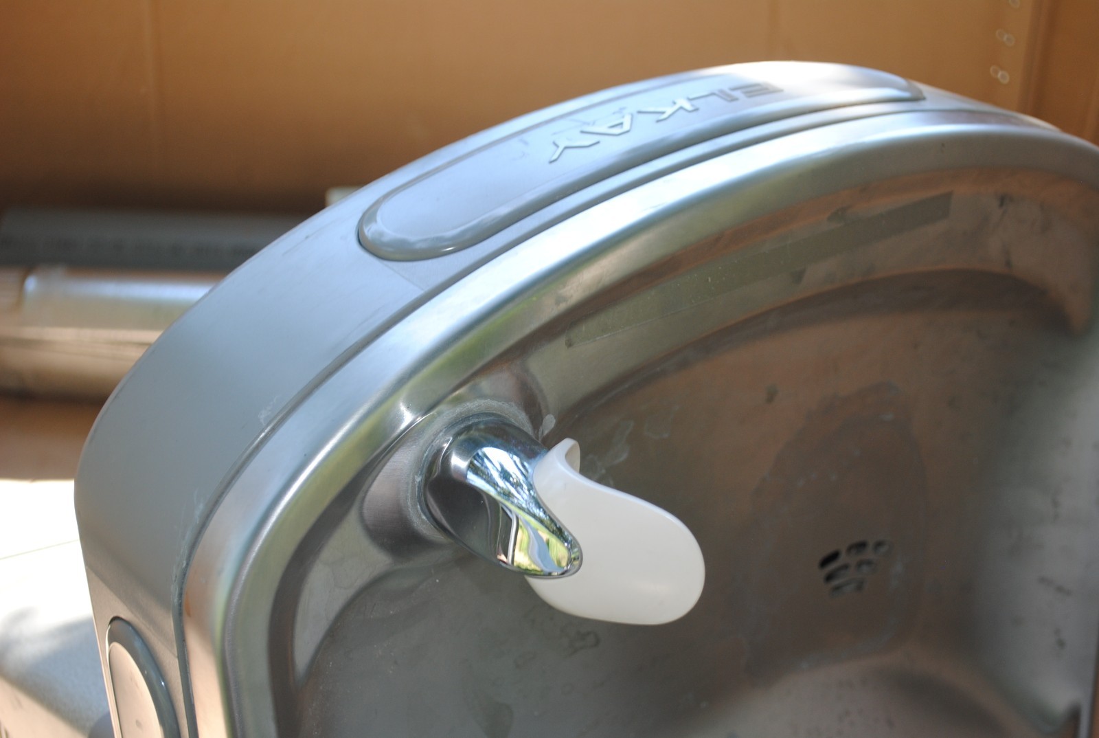 ELKAY EZFS8 1C WALL MOUNTED REFRIGERATED DRINKING FOUNTAIN