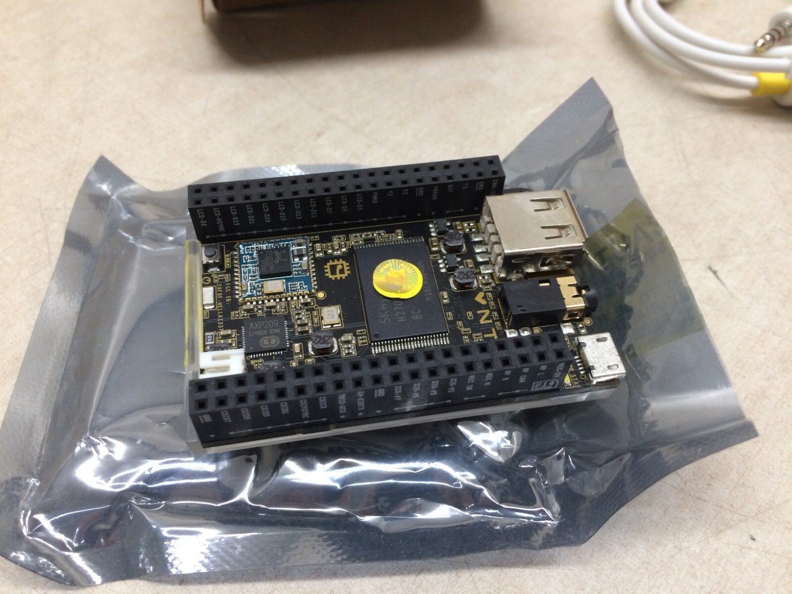 Next Thing Co CHIP 1.0 Single Board Computer WiFi Bluetooth GPIO USB Lunix