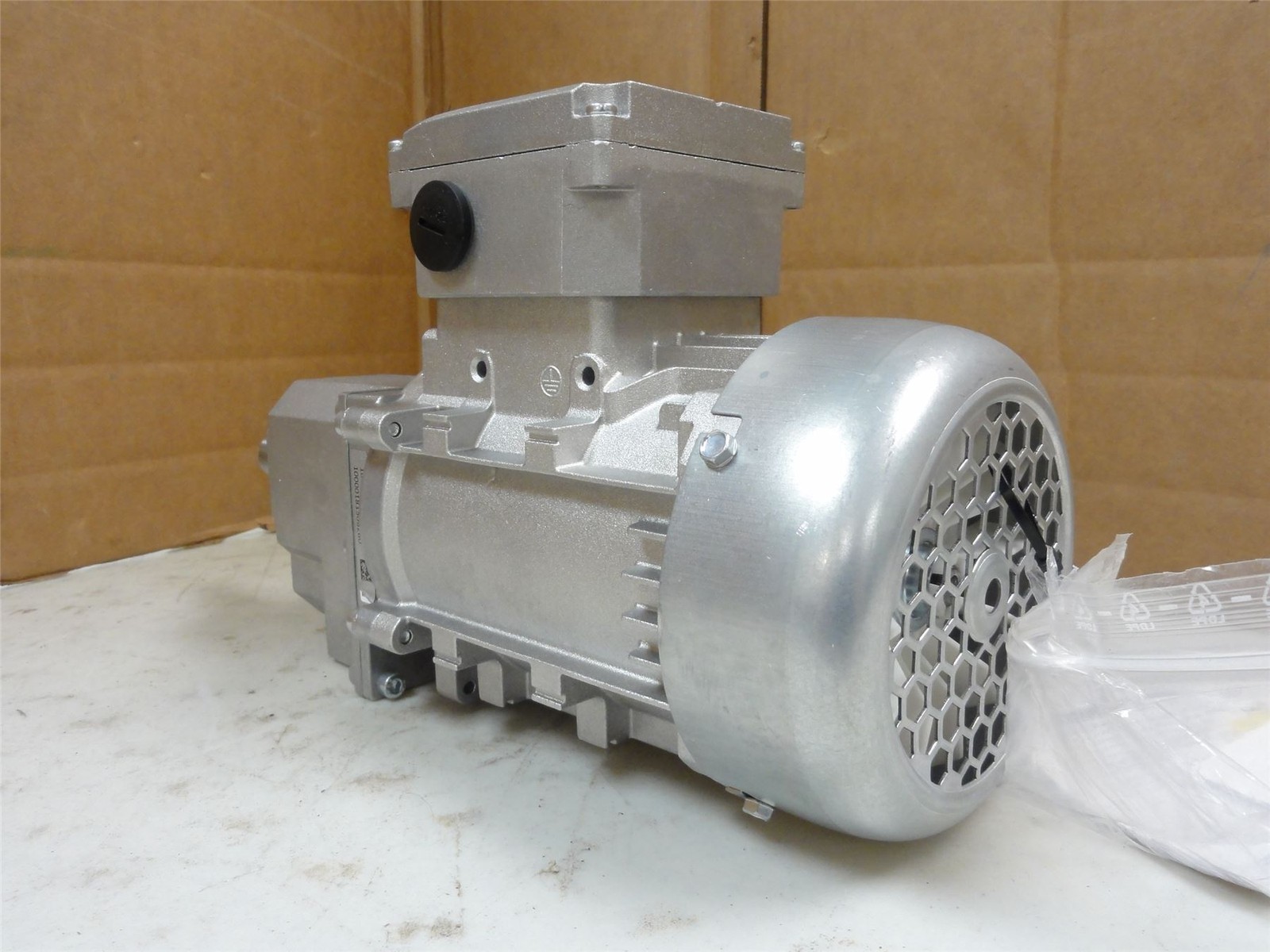 255373 New-No Box; Lenze G50AH045MVCR2C00 Gear-Motor 46.55:1 Ratio 0.12Kw; 460V