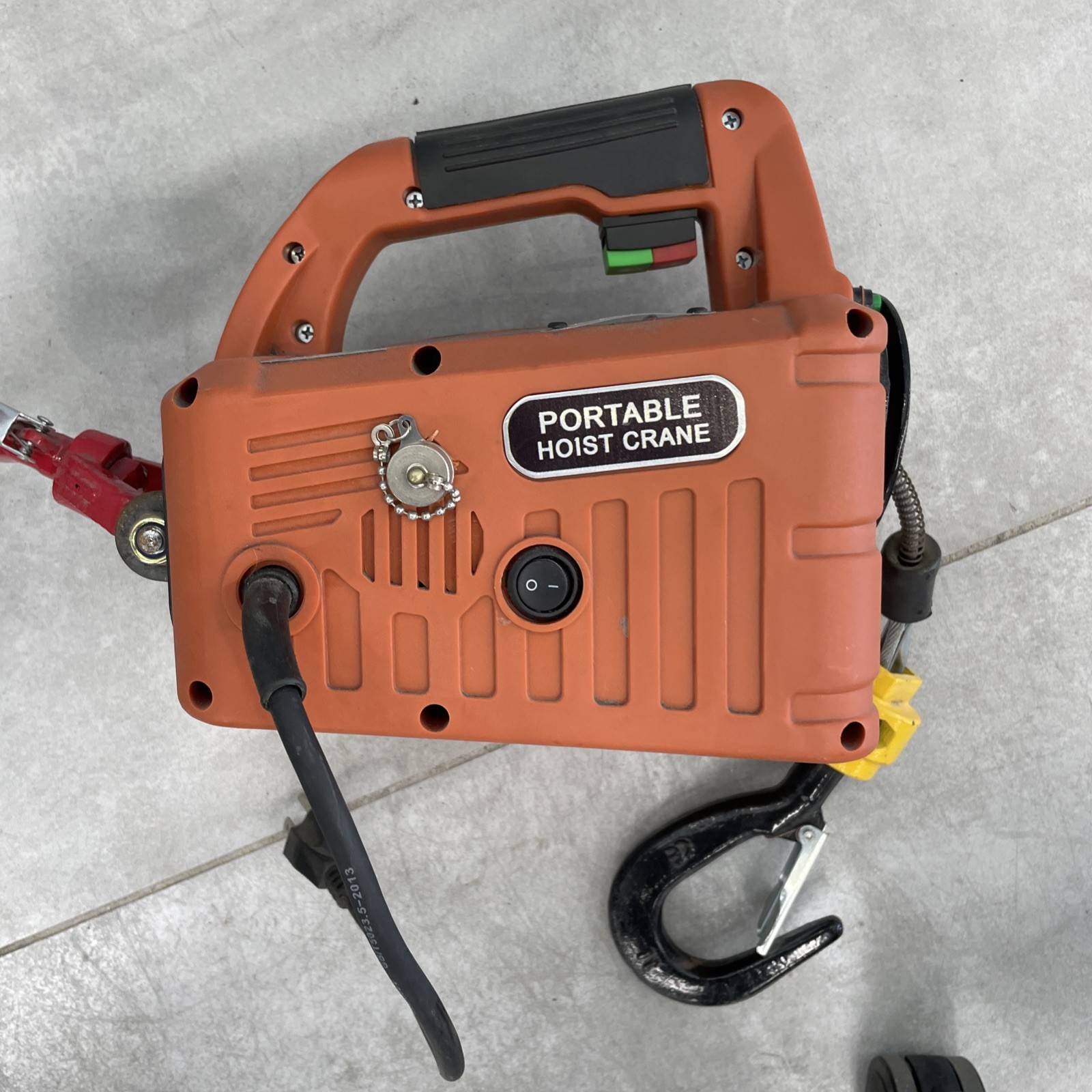 VEVOR Electric Hoist Winch Portable Hoist Crane 1100lbs w/ Wired Controller