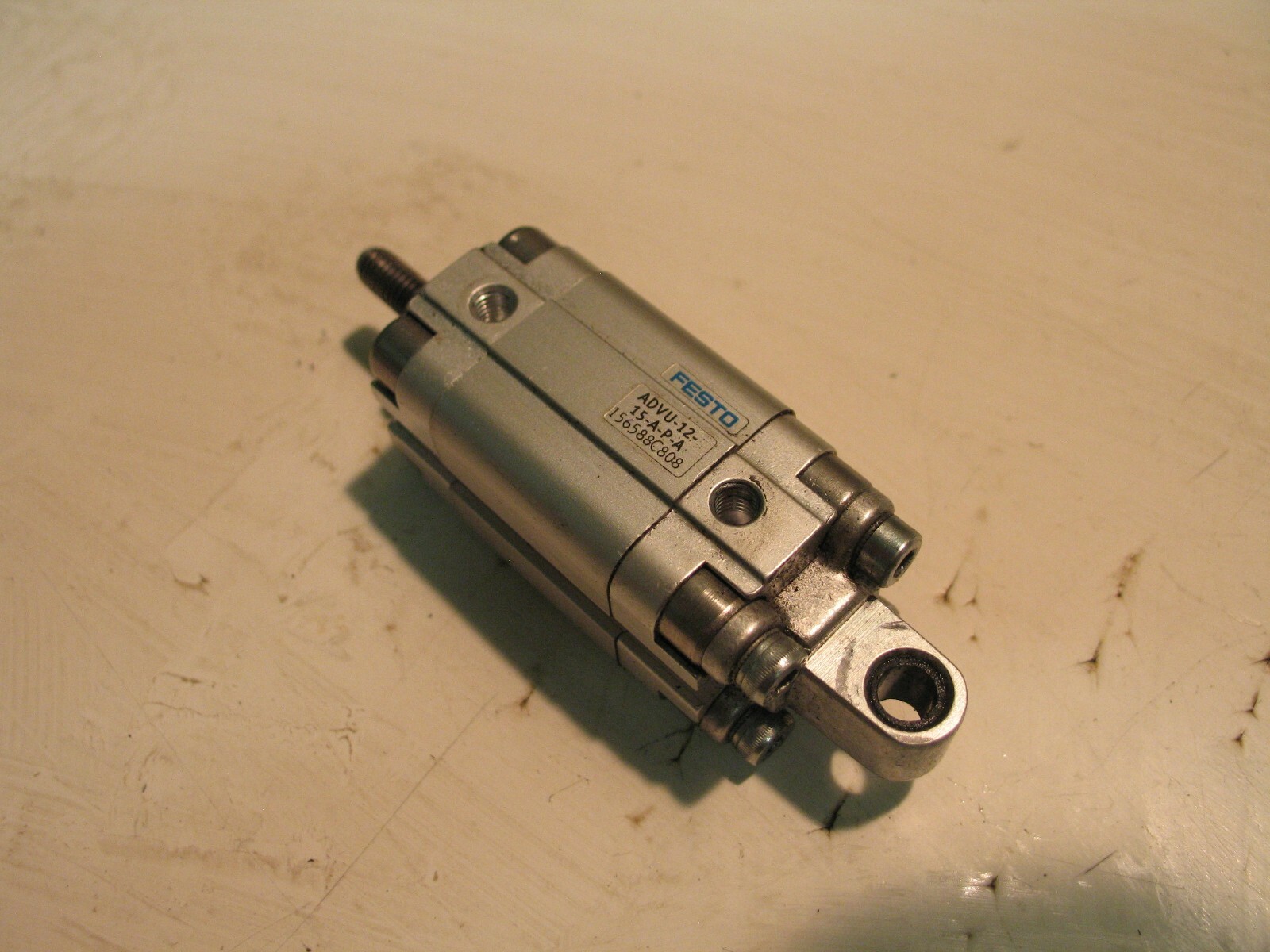 FESTO ADVU-12-15-A-P-A DA PNEUMATIC CYLINDER 12 BORE X 15 (.69″) MM STROKE P5875