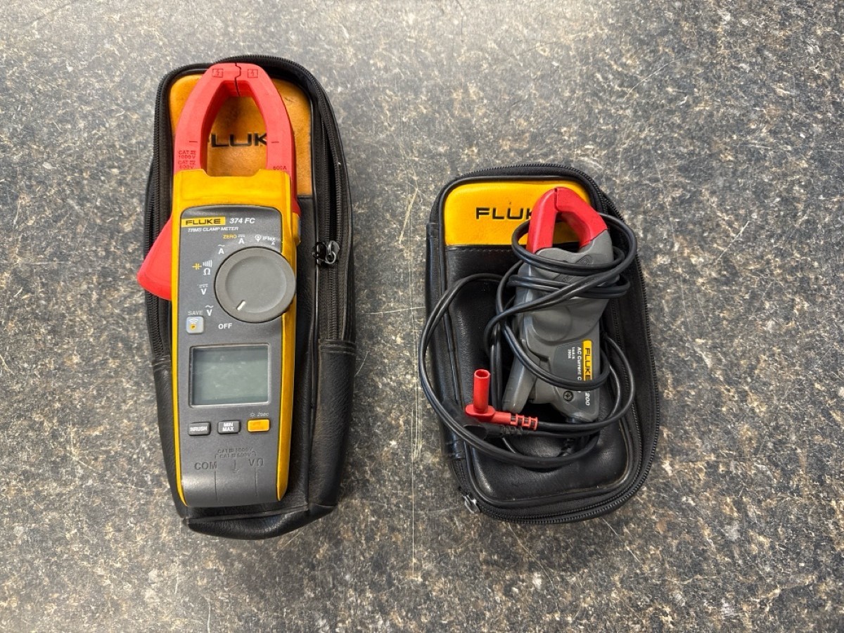 FLUKE 374 FC MULTIMETER WITH AC CURRENT CLAMP (DJ1038441)