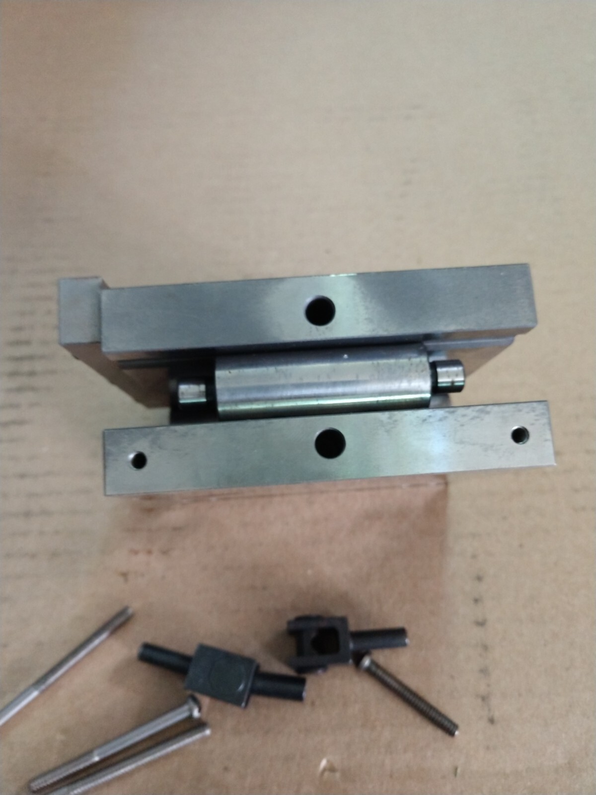 Hermann Schmidt 4″ x 4″ Sine Plate with accessories