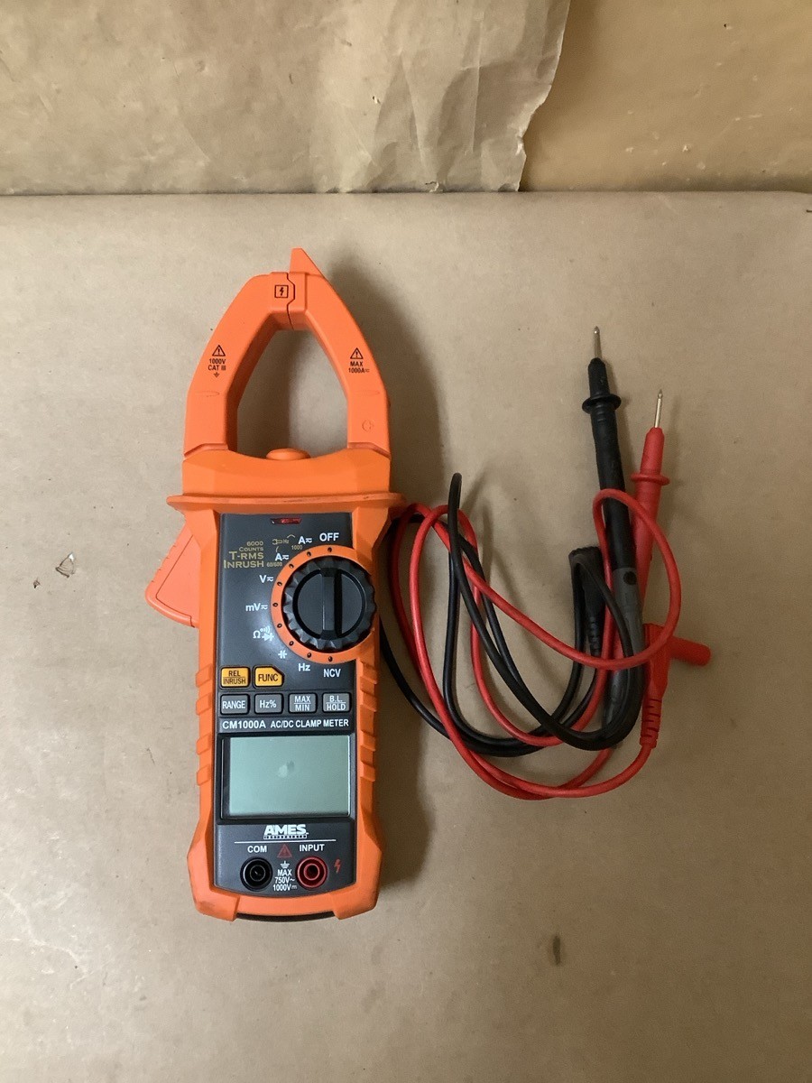 AMES INSTRUMENTS CM1000A AC/DC CLAMP METER WITH LEADS IN CASE (B33006985)