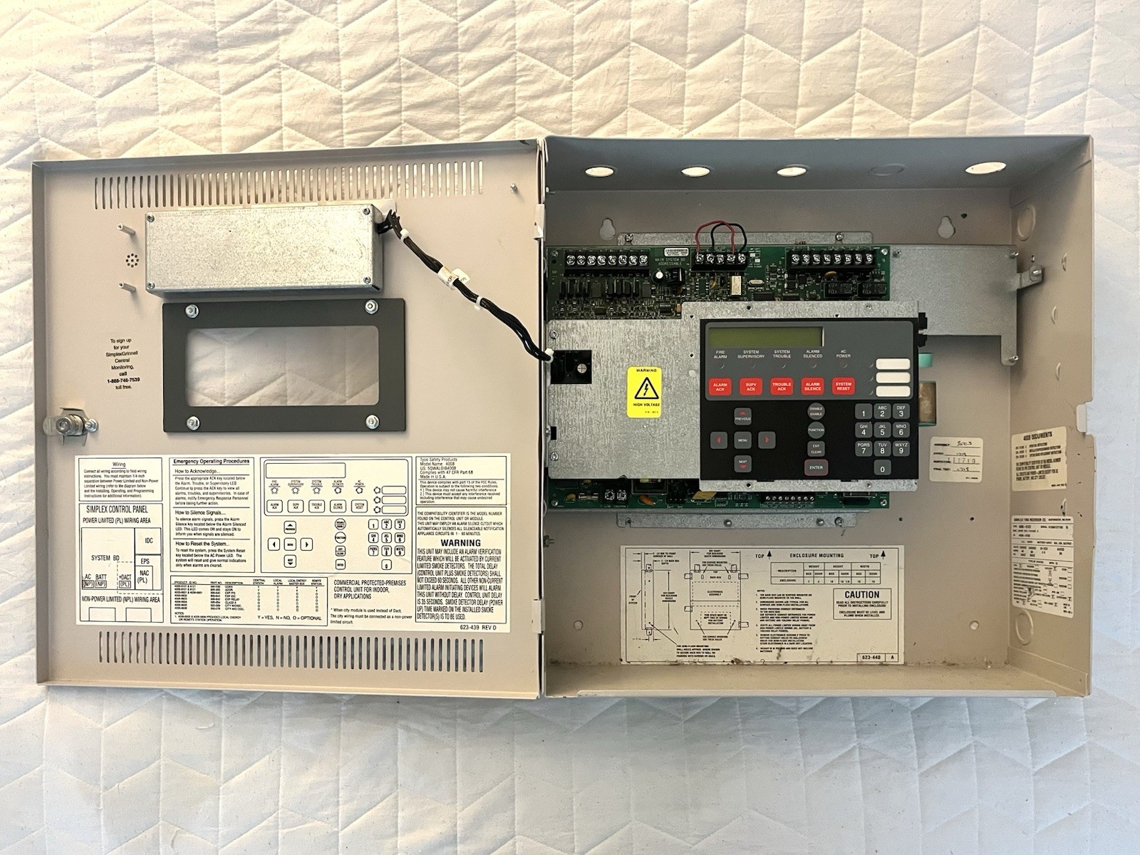 Simplex 4008 Fire Alarm Control Panel Control Panel (needs programming)