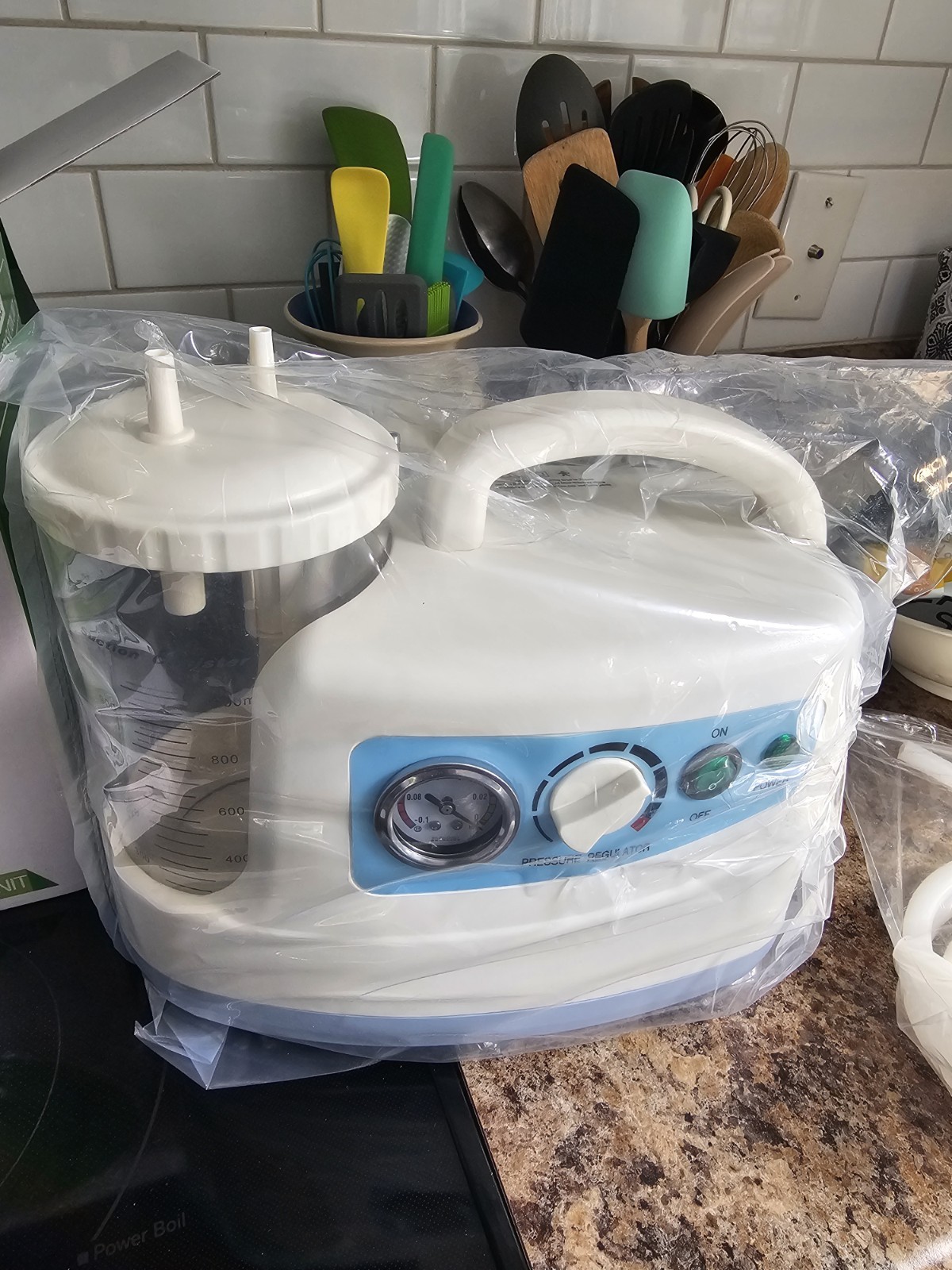 Portable Phlegm Suction Pump with Regulator Valve and Vacuum Gauge