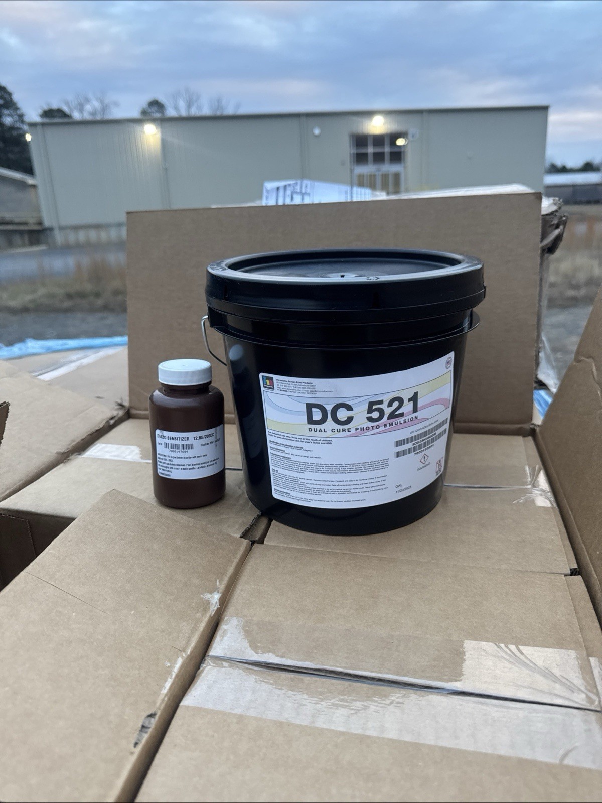 Chromaline DC 521 Dual Cure Photo Emulsion – 1 Gallon + Sensitizer