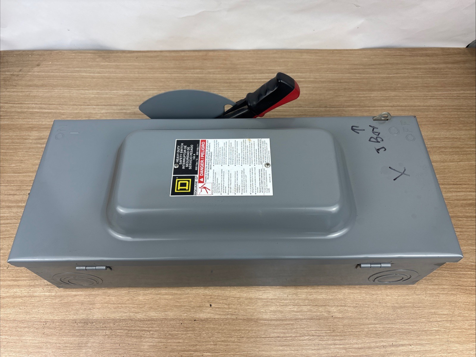 SQUARE D H363 FUSIBLE SAFETY SWITCH 3P 100 AMP 600 VAC 3Ø 75 HP
