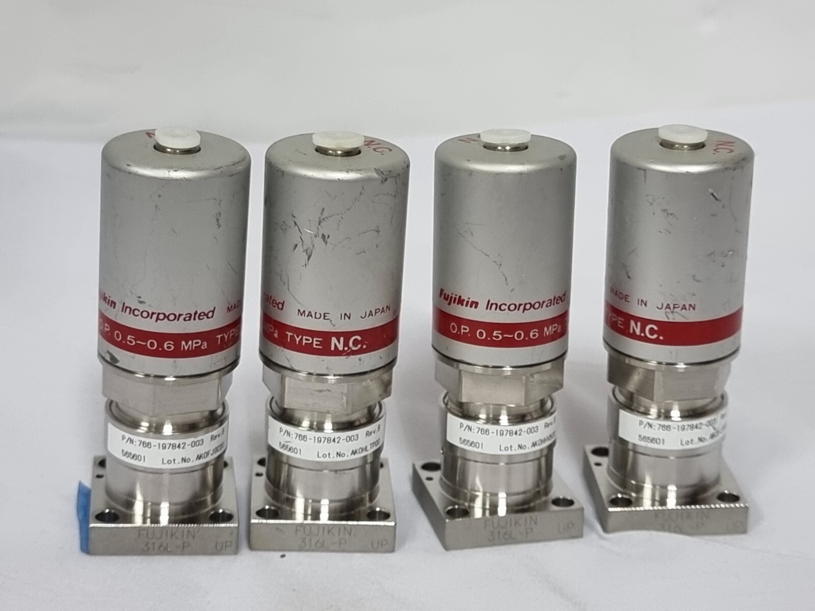 4 Fujikin O.P. 0.5~0.6 MPa, C No.565601 Type NC, Lam. 766-19782-003 Rev B,_96698