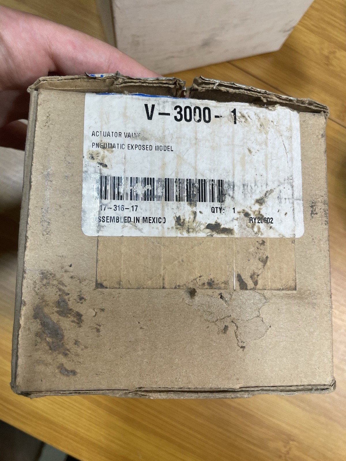 Brand New Johnson Controls V-3000-1 Diaphragm Actuator