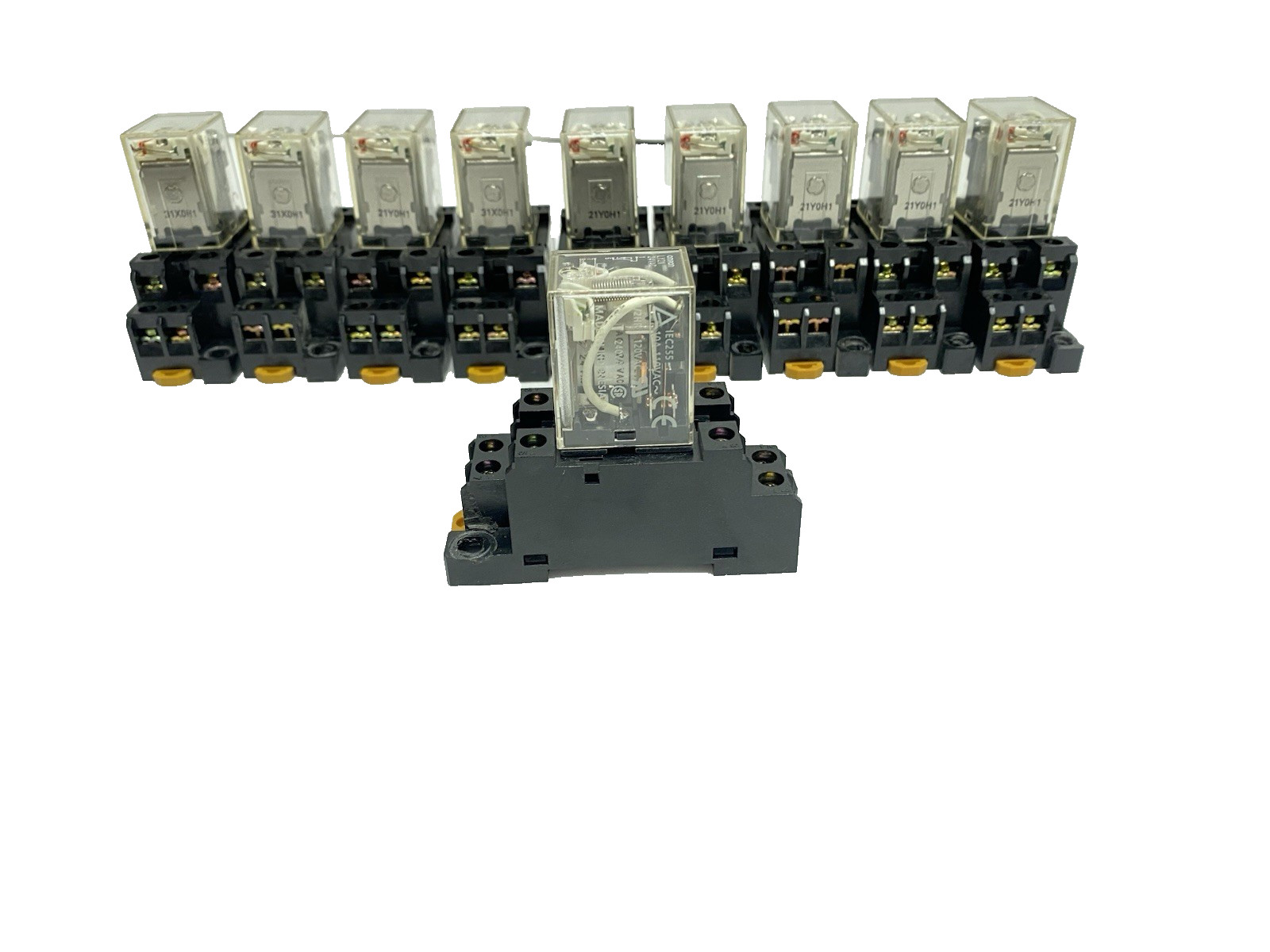 Lot of 10 General Purpose Power Relay 15A 240VAC/28VDC w Base